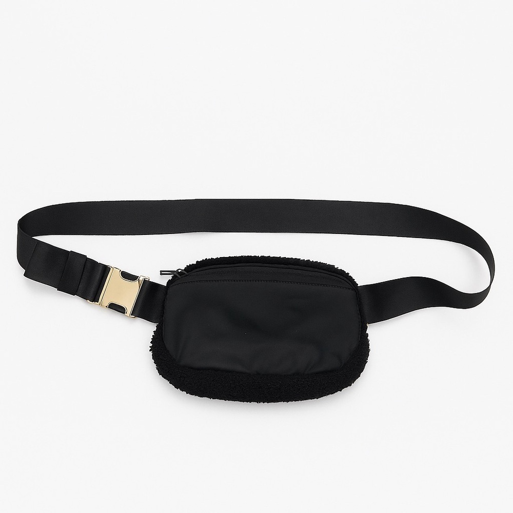 Lululemon Everywhere fleece belt bag gold buckle recycled nylon O/S black - Picture 3 of 9